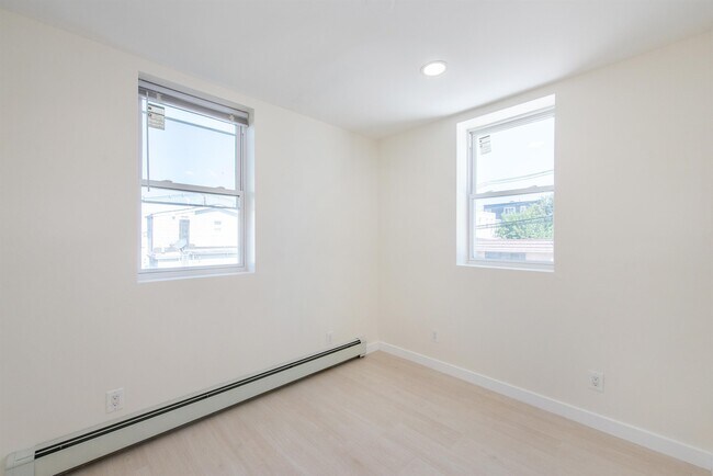 Building Photo - 6137 Adams St