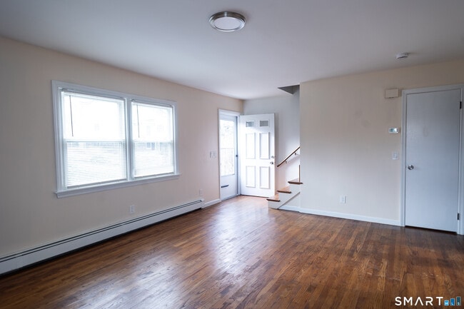 Building Photo - 51 View St W