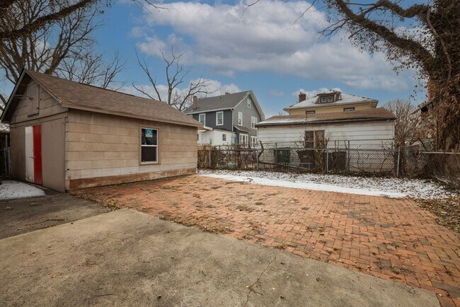 Building Photo - 3-bedroom apartment for rent