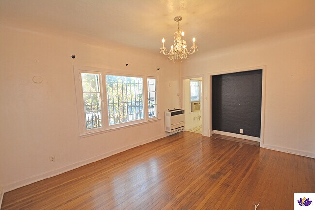 Building Photo - 5727 Carlton Way