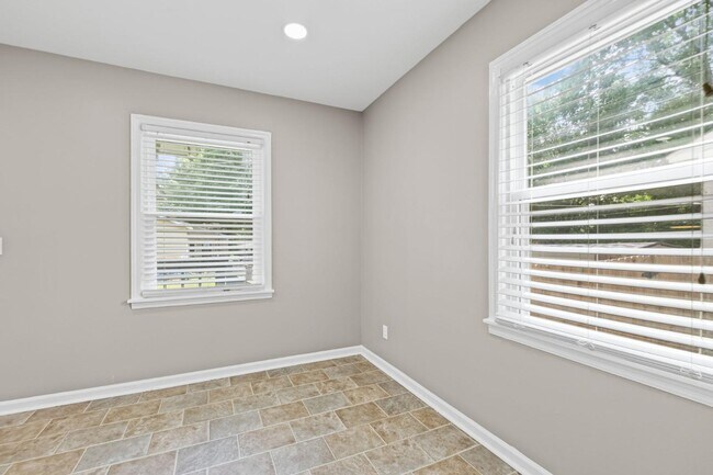 Building Photo - 4937 Marianne Ln