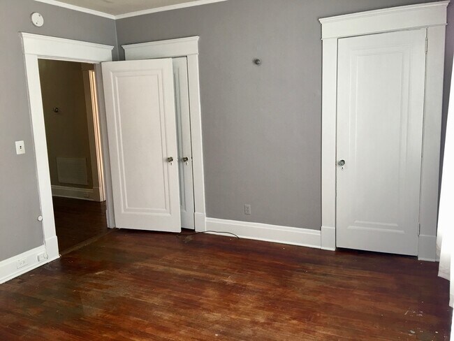 Building Photo - 3736 Whitland Ave