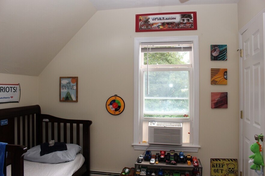 2nd bedroom - 315 Franklin St