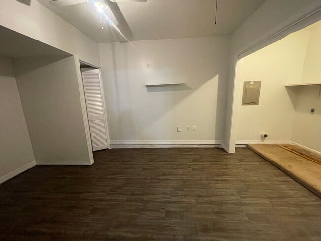 Building Photo - Come and Get It Before It's Gone! Bonus Room A Plus!