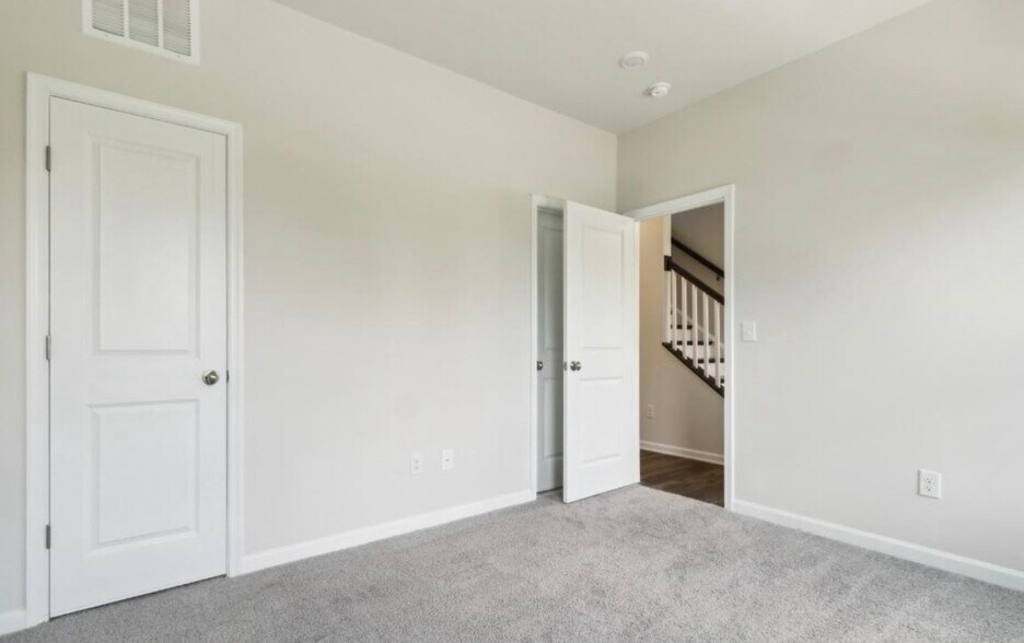 Building Photo - 9377 Barnes Loop