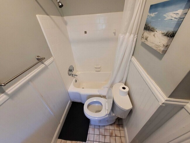 Building Photo - 280 Plainfield St