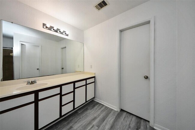 Building Photo - 21626 Dean Dale CRT