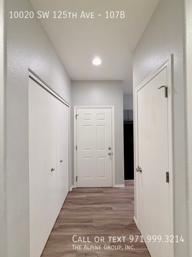 Building Photo - 10020 SW 125th Ave