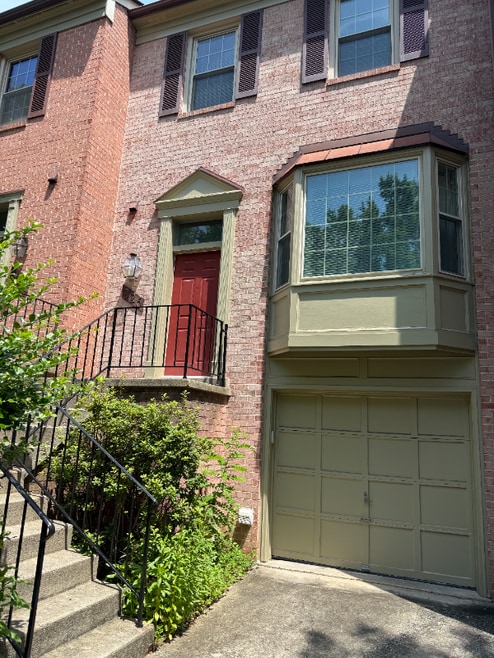 Building Photo - 226 Lynn Manor Dr