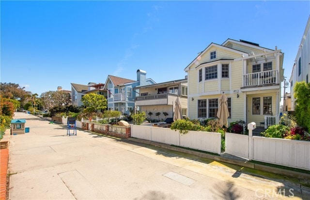 Building Photo - 336 10th St