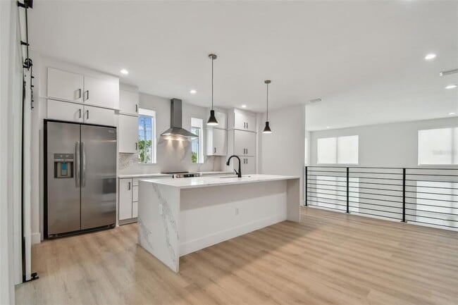 Building Photo - 3826 Pompano Dr SE