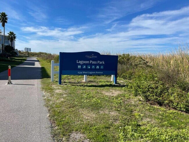 Building Photo - 1516 Sandpiper Ln