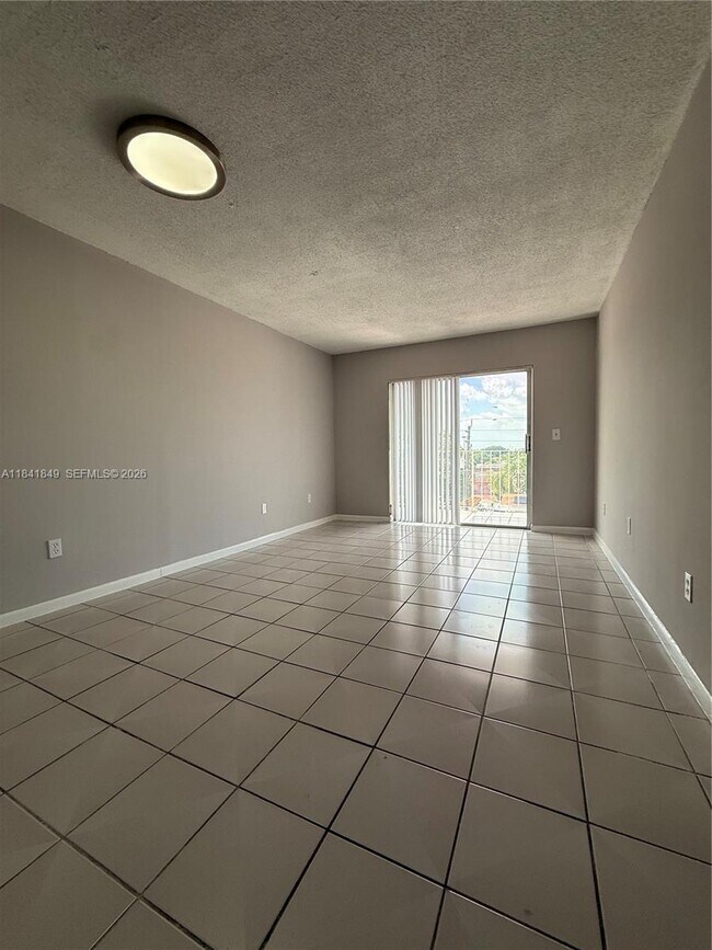 Building Photo - 6820 W Flagler St