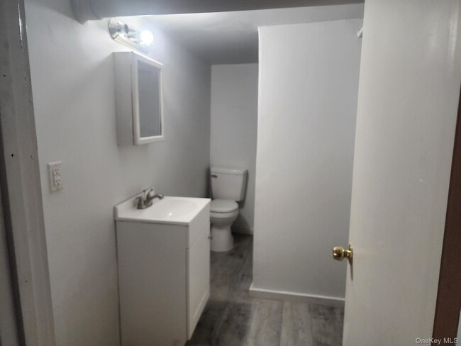 Building Photo - 116 E Main St