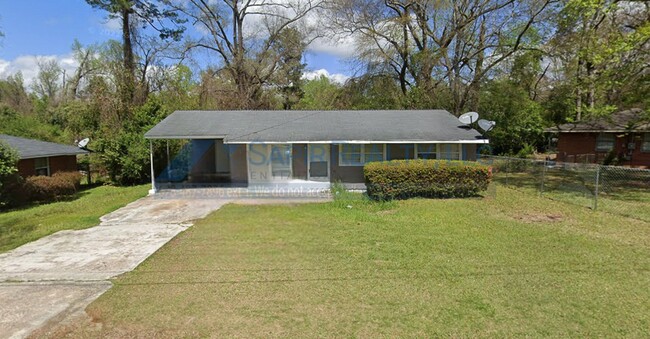 Primary Photo - Charming 3-Bedroom Home - Move in by 12/15...