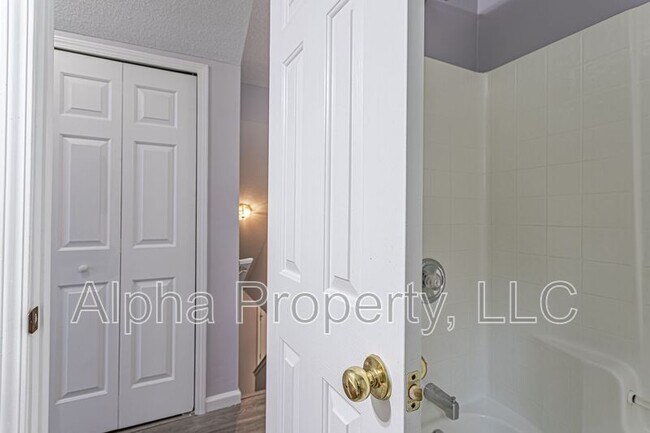 Building Photo - 736 Bent Hollow Ct
