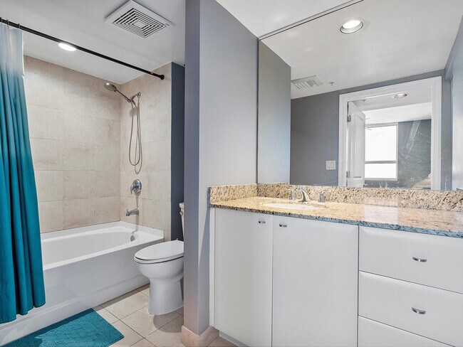 Building Photo - 610 W Las Olas Blvd