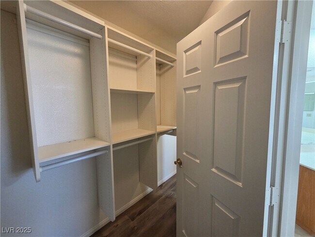 Building Photo - 8204 Tivoli Cove Dr