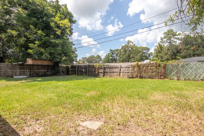 Building Photo - 5390 Margo Ln