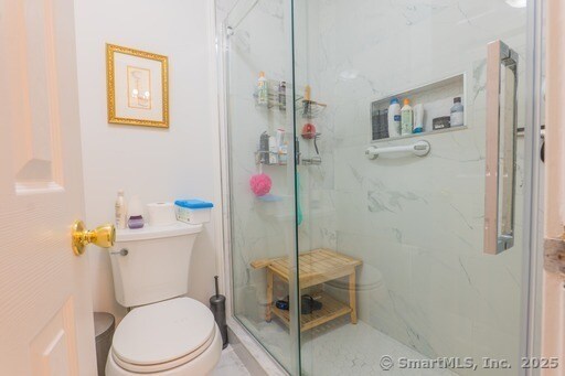 Building Photo - 81 Park Ave