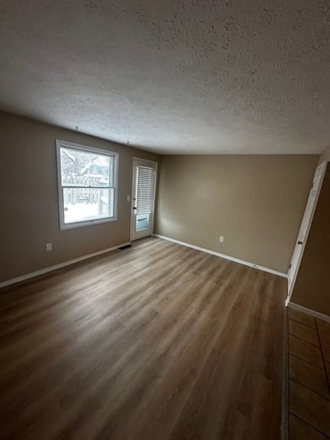 Building Photo - 1290 Emerson St