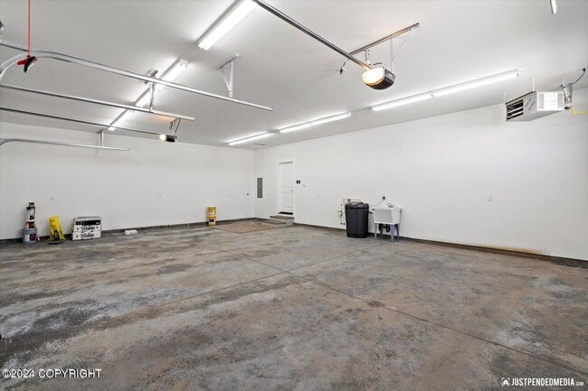 Building Photo - Stunning, brand new construction property with unparalleled views