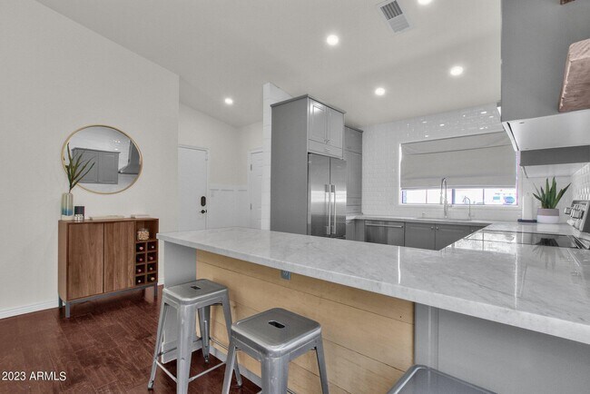 Building Photo - 6867 E Phelps Rd