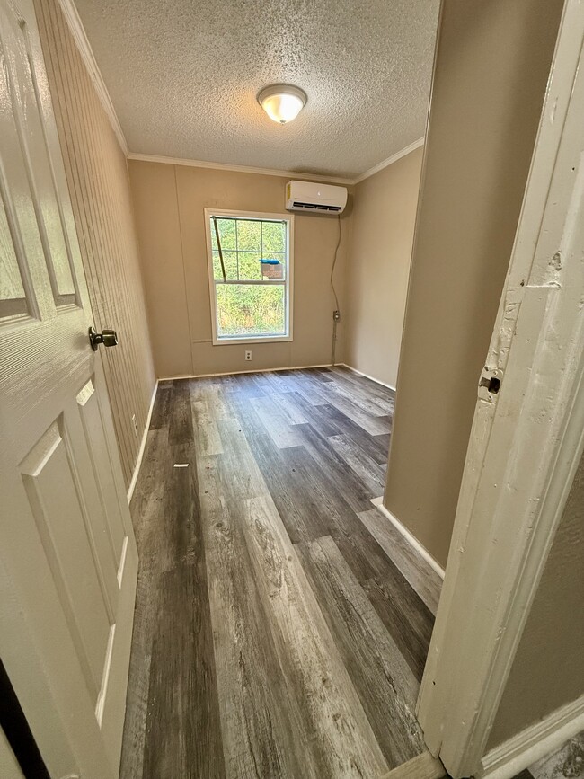 Building Photo - 18300 Brandi Ct