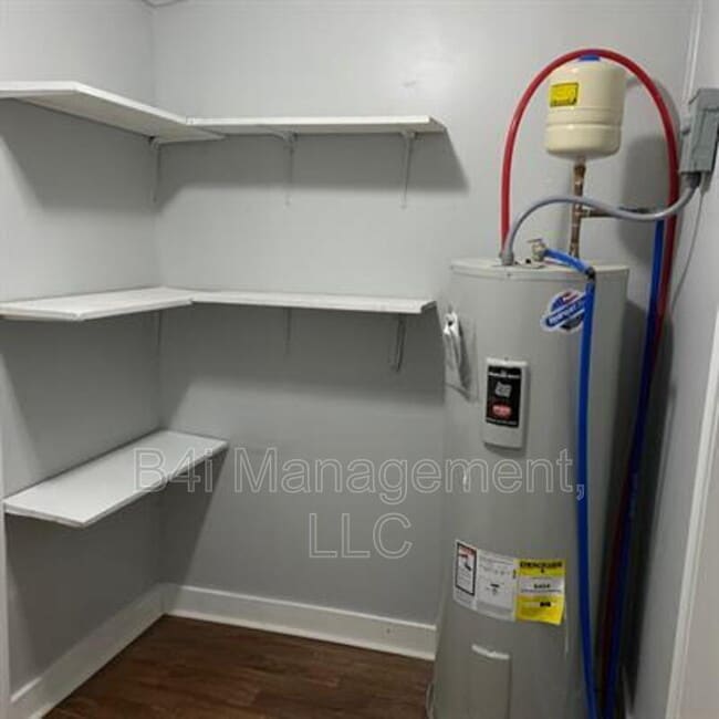 Building Photo - 1123 Drewery Ave