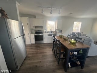 Building Photo - 435 S Zambria St