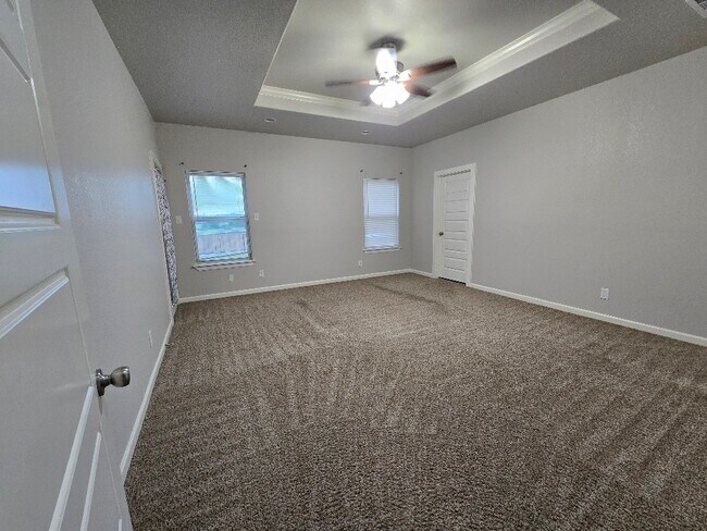 Building Photo - 3250 Springfield Rd