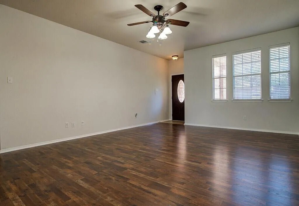 Building Photo - 305 Olmos Dr