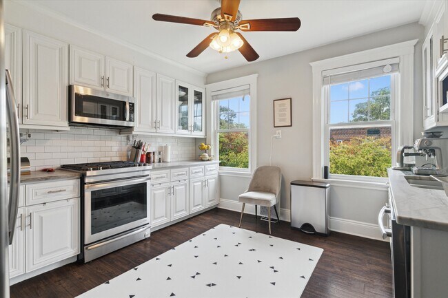 Building Photo - 6 Alton Ct