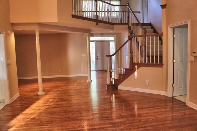 Building Photo - 10316 Cherrywood Ln