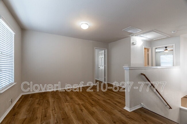 Building Photo - 802 Amber Knoll