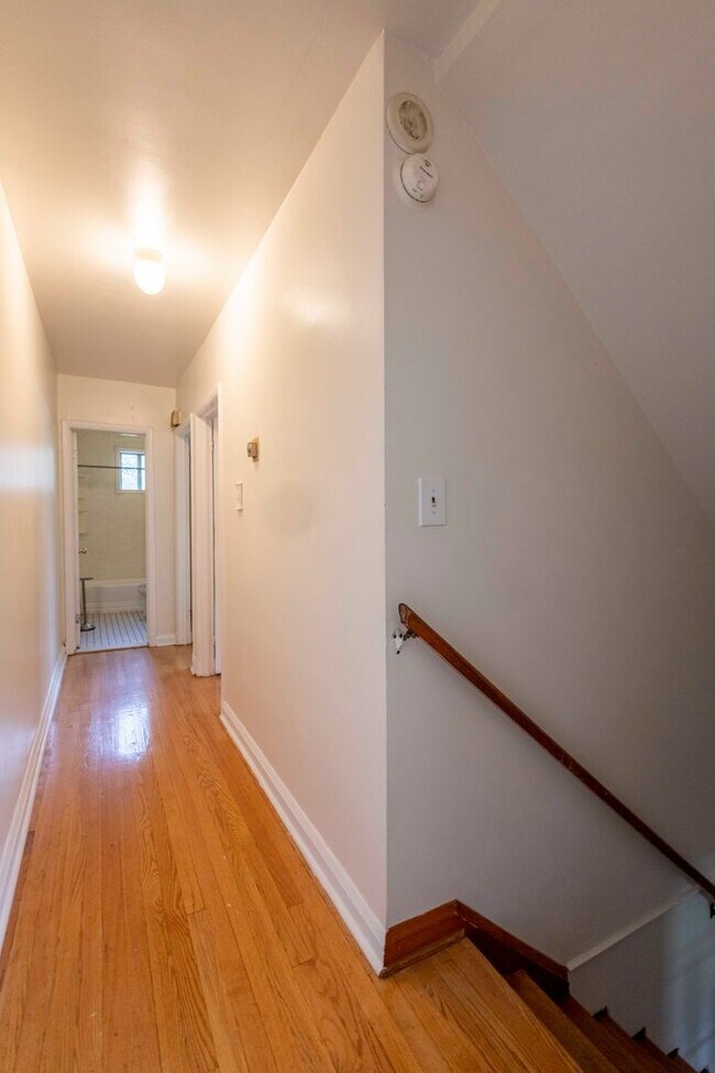 Building Photo - 4806 Sipple Ave