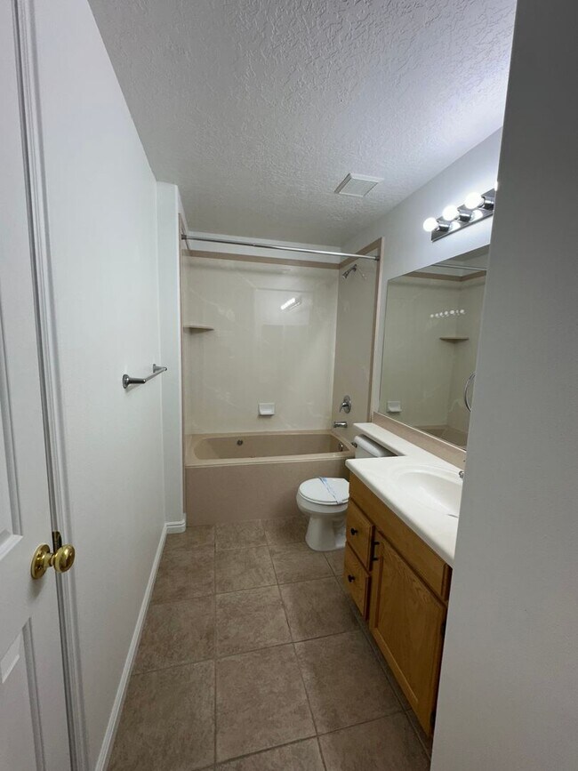 Building Photo - 1026 W 1360 S