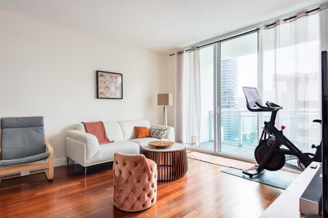 Building Photo - 951 Brickell Ave