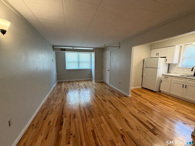 Building Photo - 330 Blake St