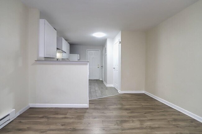 Building Photo - 551 Mercer St