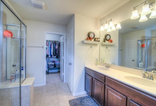 Building Photo - 4016 Tranquil Ln