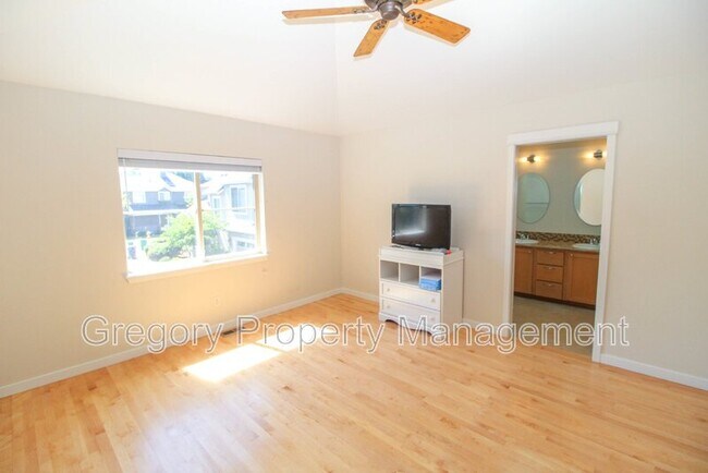 Building Photo - 15720 NE 95th Way