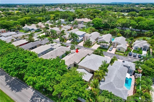 Building Photo - 8171 Hampton Wood Dr