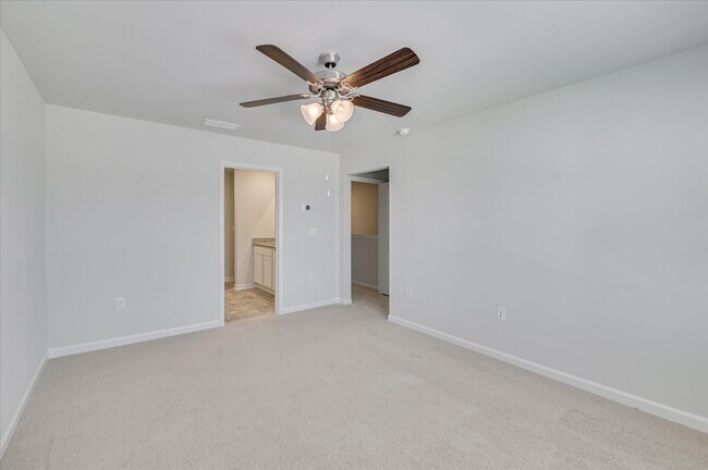 Building Photo - 811 Grovebury Ct