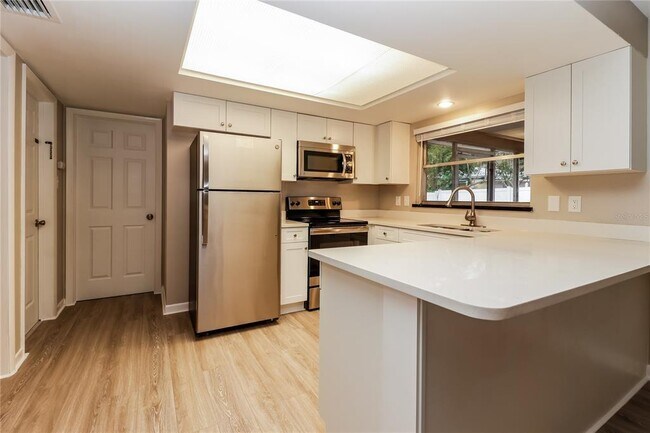 Building Photo - 1352 Ranchwood Dr