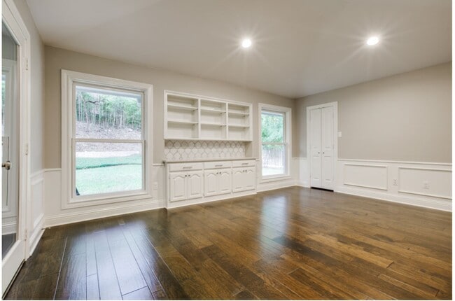 Building Photo - 4024 Inwood Rd