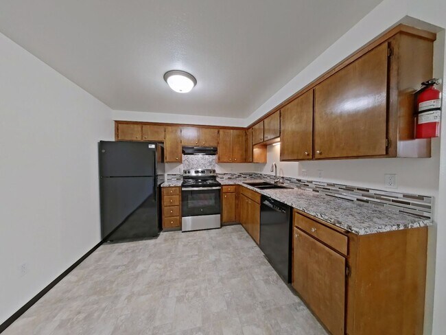 Building Photo - Remodeled 2-Bedroom Near 9th Street - Corv...