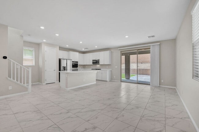 Building Photo - Summerlin gated community 4 bedroom 3 baths