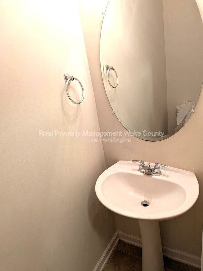 Building Photo - 205 Olivet Loop