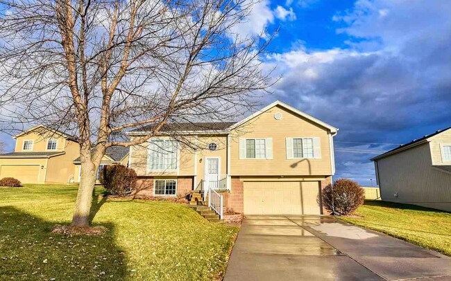 Primary Photo - Live Close to It All in This 3 Bedroom Pap...